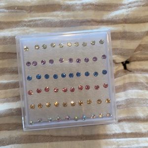 Set of 60 studs